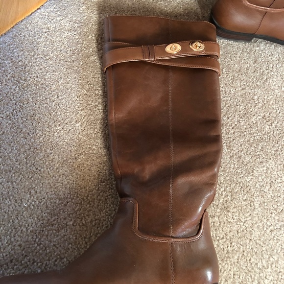 Coach woman’s Linette tall brown leather boots. - Picture 3 of 8